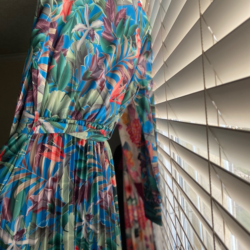 Maxi Spring Dress 🌸 - Picture 4 of 5